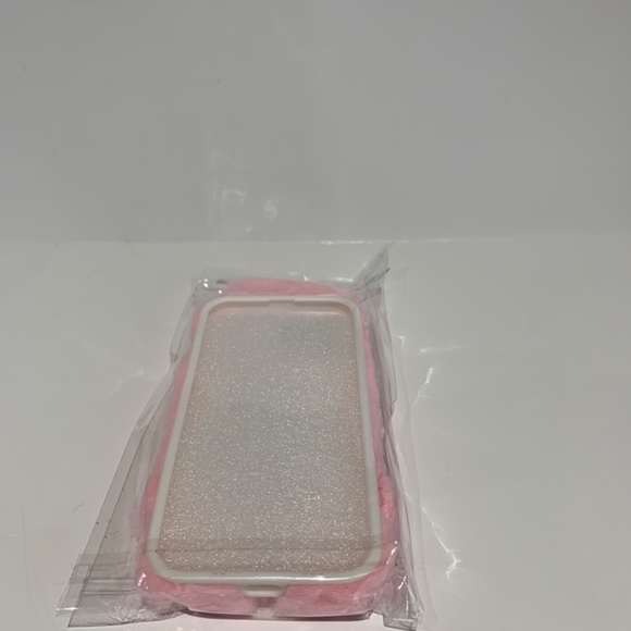 Hello kitty iPhone Pink Plush Case - Picture 2 of 2